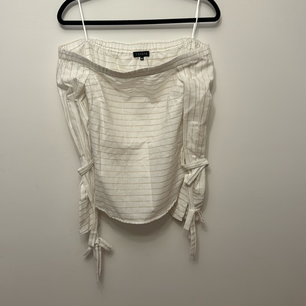 1. State off the shoulder long sleeve top size xs
